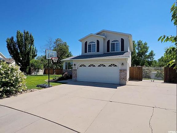 3rd image of 4867 S Bayport Way