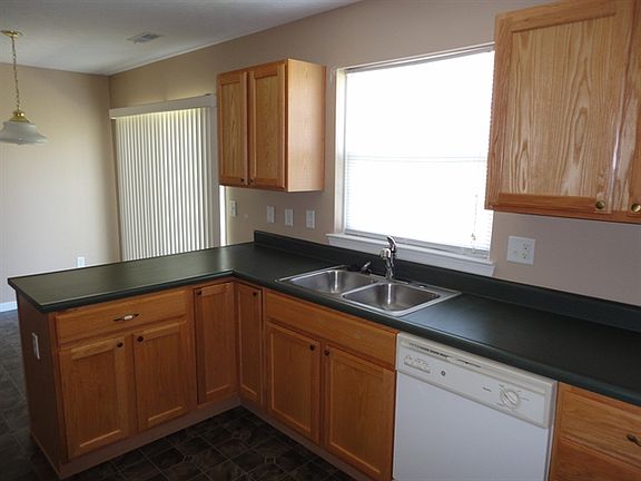 5th image of 3522 King Edward Way
