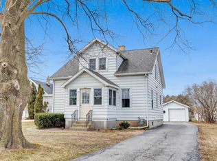 1032 N Rapids Rd, Manitowoc, WI 54220