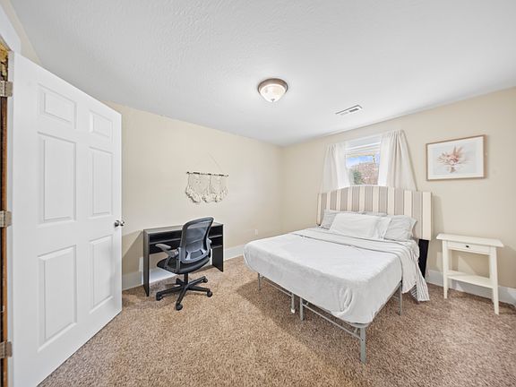 2nd image of 318 52nd St #2