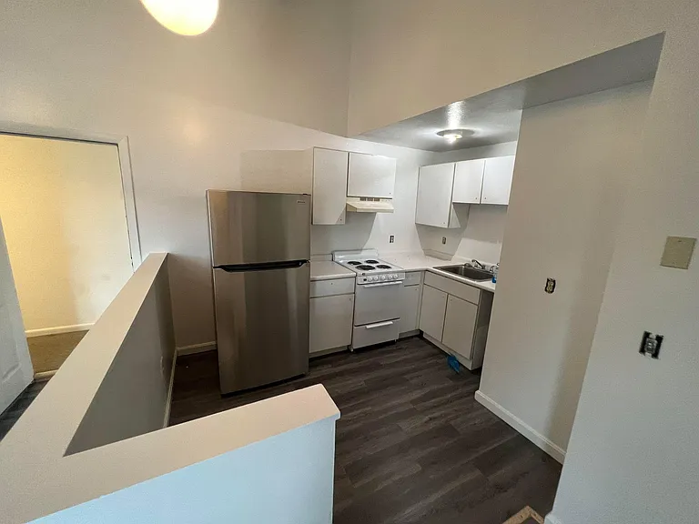 592 Lafayette Rd #6 — Photo 13