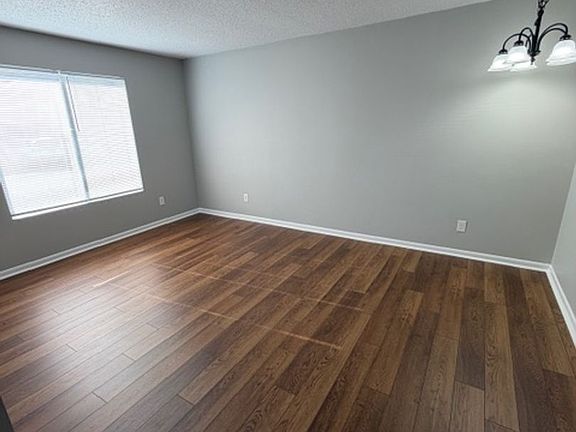 5th image of 142 Stoneridge Dr