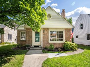 2950 N 69th St, Milwaukee, WI 53210