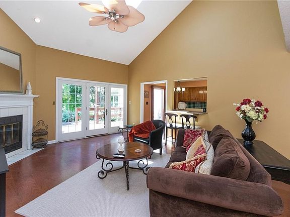 5th image of 8072 River Bay Dr E