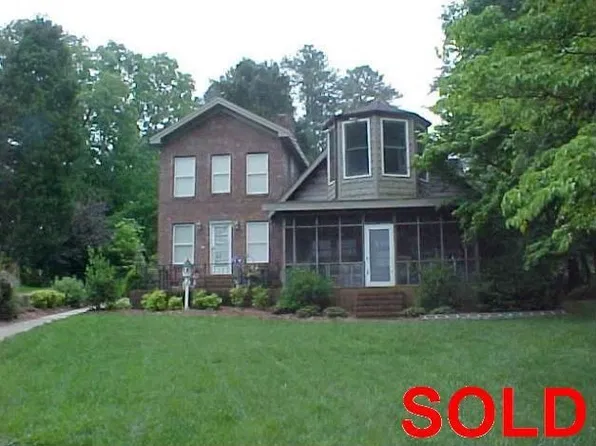 137 Lakeland Cir, Mount Gilead, NC 27306