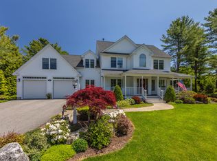 10 Clam Cove Dr, Rockport, ME 04856
