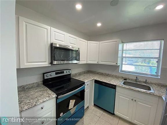 5th image of 7890 NW 44th Ct