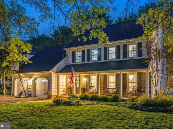 9013 Parliament Dr, Burke, VA 22015