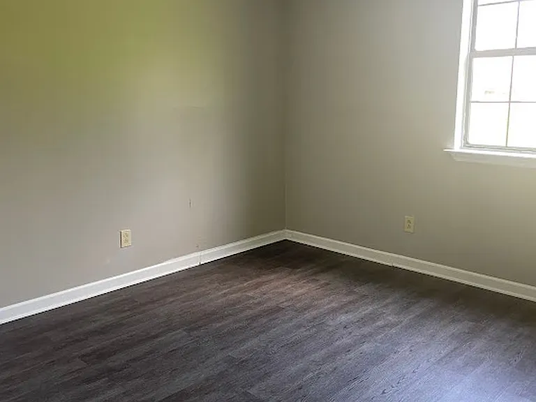 52 Iris Ln — Photo 4