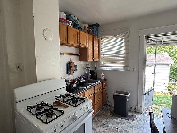 3rd image of 4120 W Liberty St