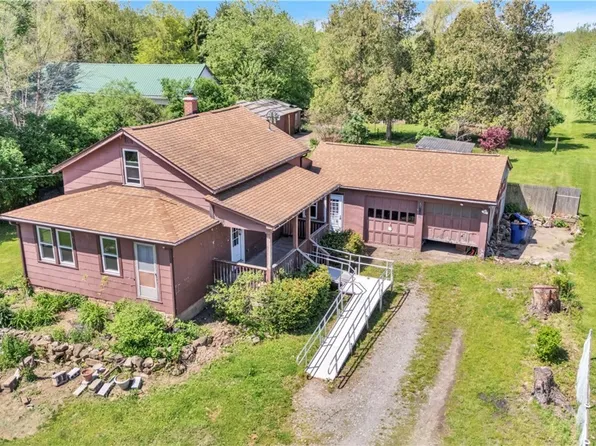 5748 Campbell Blvd, Lockport, NY 14094