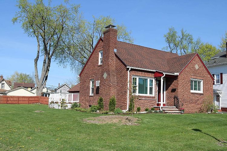1st image of 30 Harding Ave