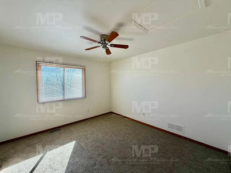 4400 Vista Dr — Photo 10