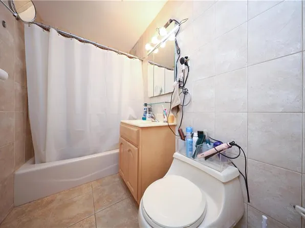 1625 Emmons Avenue image 15 of 32