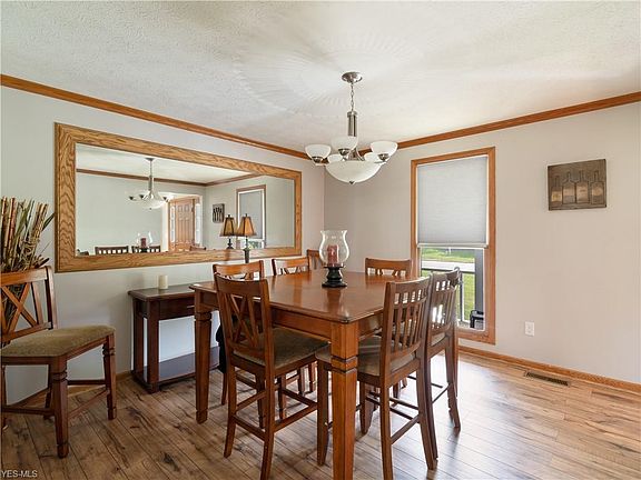 5th image of 4034 Golden Wood Way