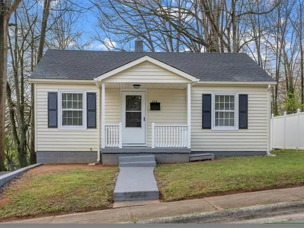 216 W 23rd St, Winston Salem, NC 27105