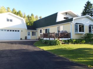 942 Needle Point Dr, Cheboygan, MI 49721