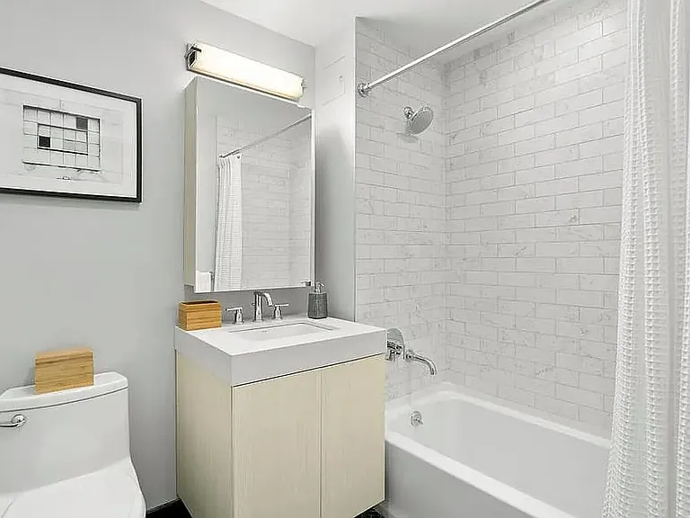 555 Waverly Ave #4H — Photo 8
