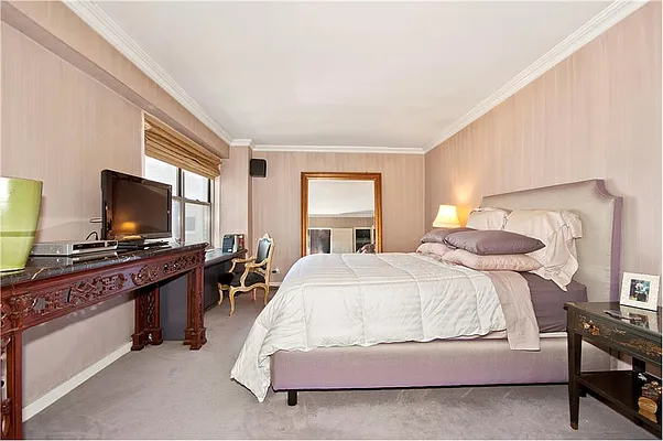 Sold by Douglas Elliman | media 7