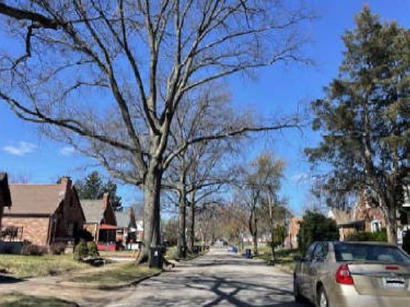 Exterior Neighborhood (street photo)