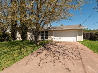 6920 Meadowbrook Dr, Clearlake, CA 95422