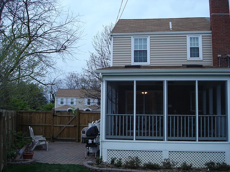 2606 Farmington Dr — Photo 2