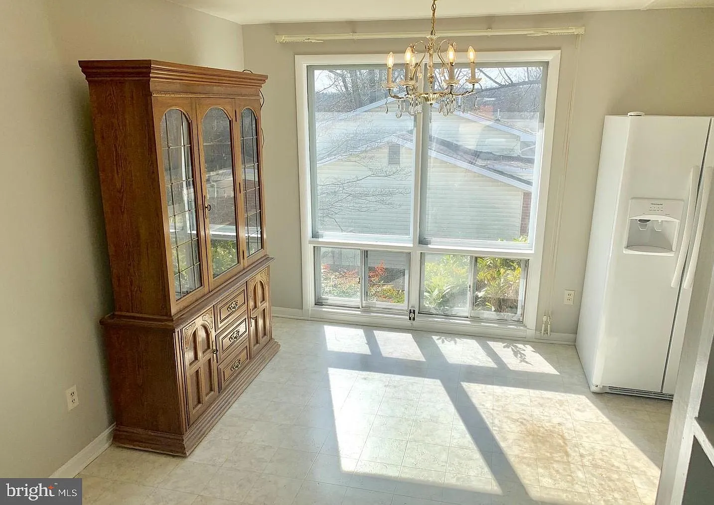 3 bed, 2.0 bath, 1446 sqft, $3,200 — Photo 4