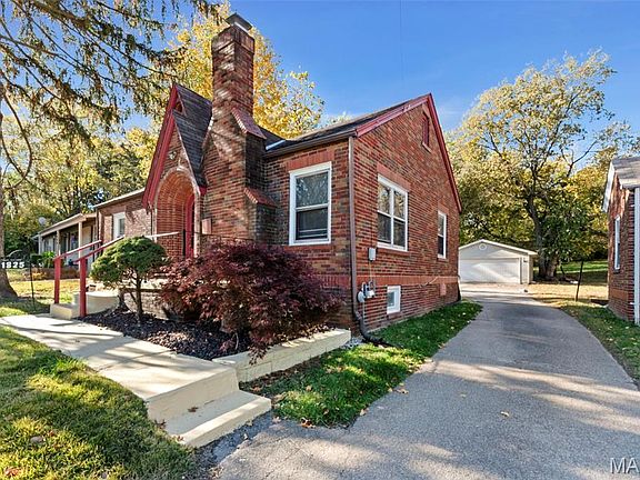 4th image of 1825 S New Florissant Rd