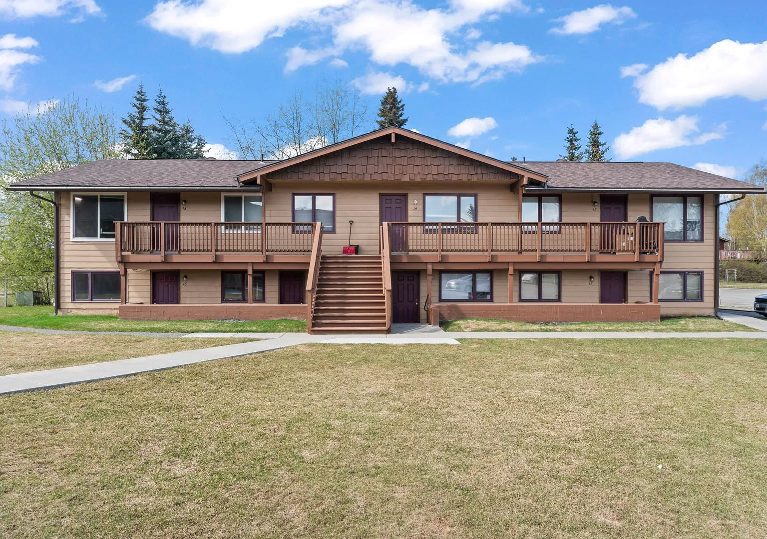 406 Camelot Dr — Photo 1