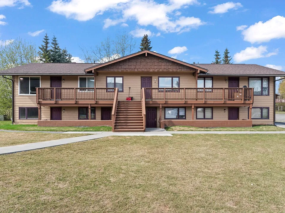 406 Camelot Dr #1