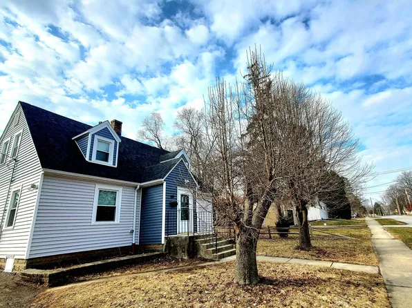 1115 Illinois Ave, Saint Charles, IL 60174