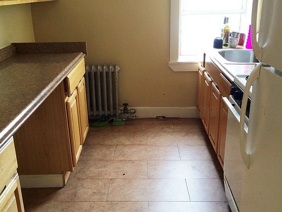 2nd image of 2534 43rd St APT 16