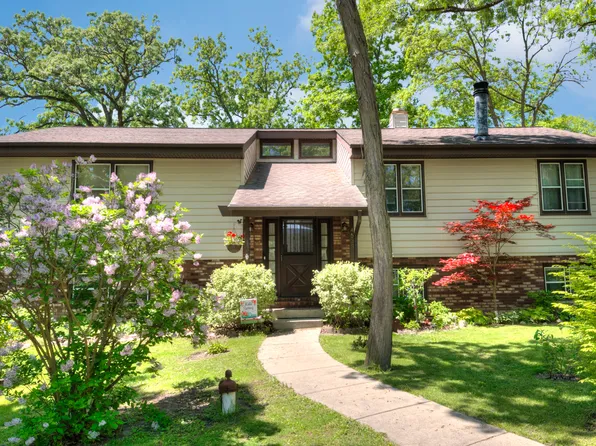 4533 Highland Ave, Crystal Lake, IL 60014