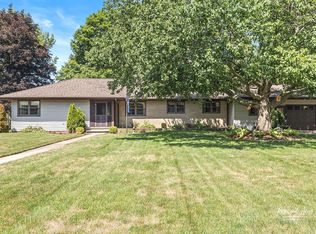 445 S Ralph St, Watseka, IL 60970