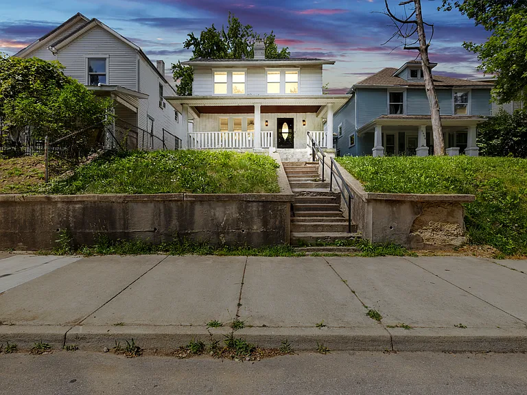 2406 Wayne Ave — Photo 1