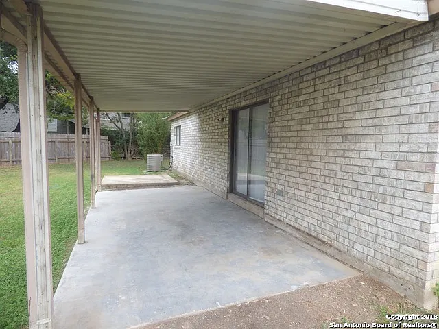 3207 Sackville Dr — Photo 4