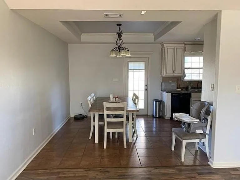 4710 Custer Dr — Photo 4
