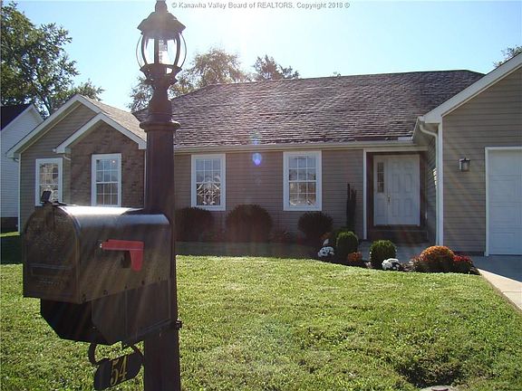 3rd image of 54 Fieldstone Dr