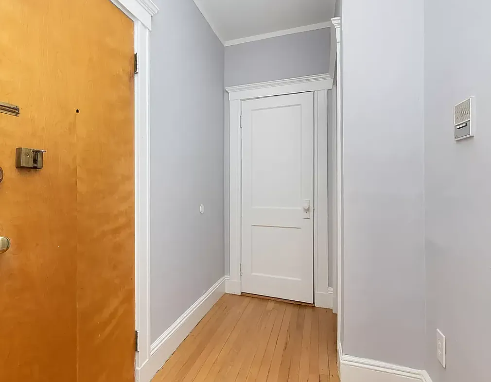 Studio, 365 sqft, $2,350 — Photo 3