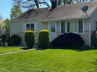 13 High Point Rd, East Brunswick, NJ 08816