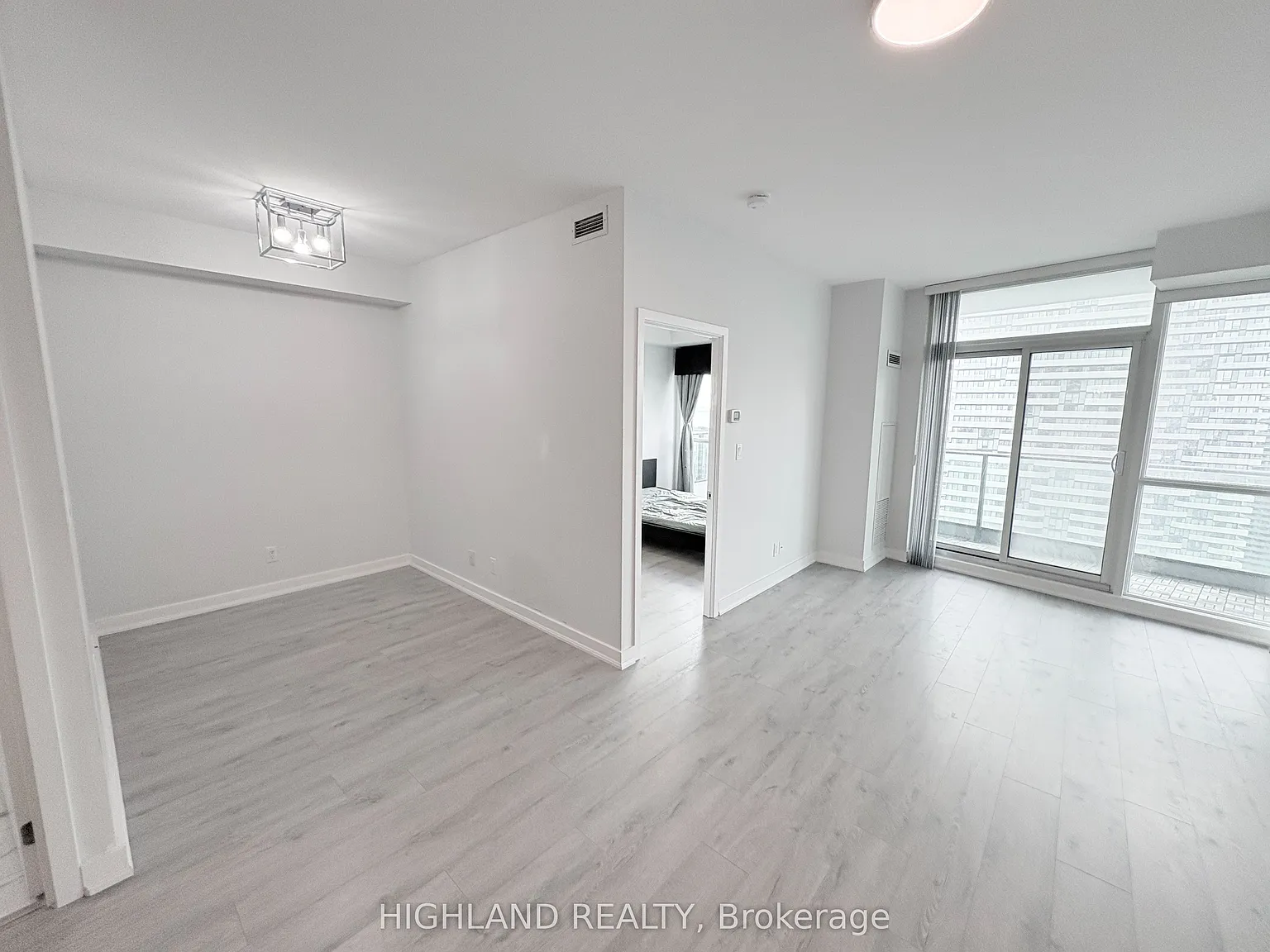 1 bed, $2,490 — Photo 4