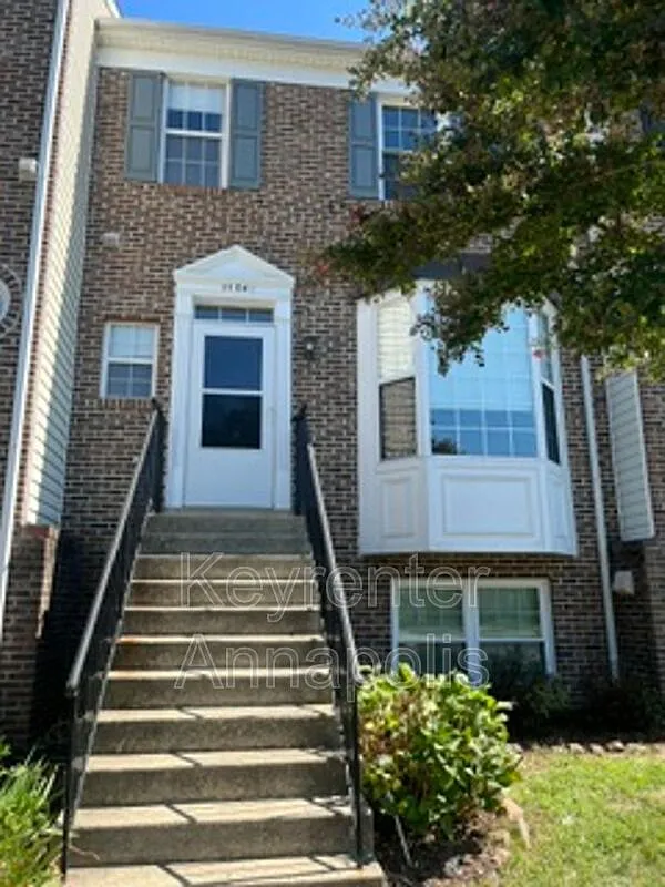 3 bed, 2.0 bath, 1372 sqft, $2,700 — Photo 1