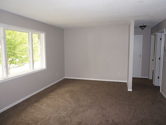 2nd image of 532 Arrowhead Dr