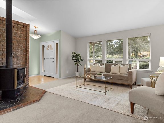 4th image of 7104 Blue Jay Court SE