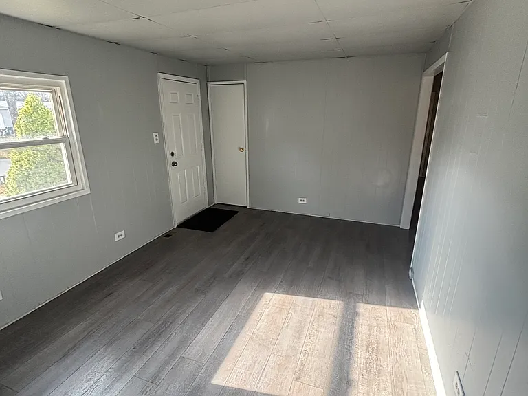 1423 Claire Dr — Photo 13