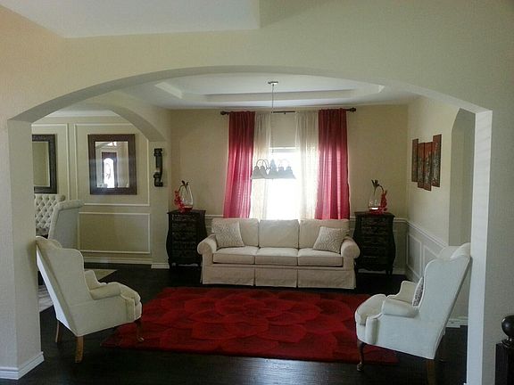 3rd image of 107 Pinedale Dr