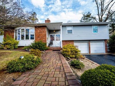 4 Long Ridge Road, Plainview, NY, 11803