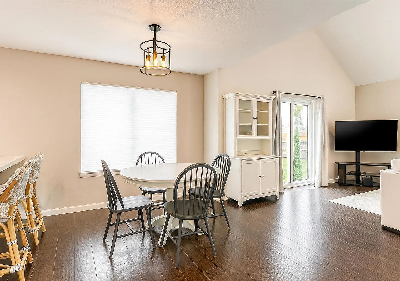 Beautiful Home Near Schriever SFB, Peterson SFB, & Fort Carson!! — Photo 4