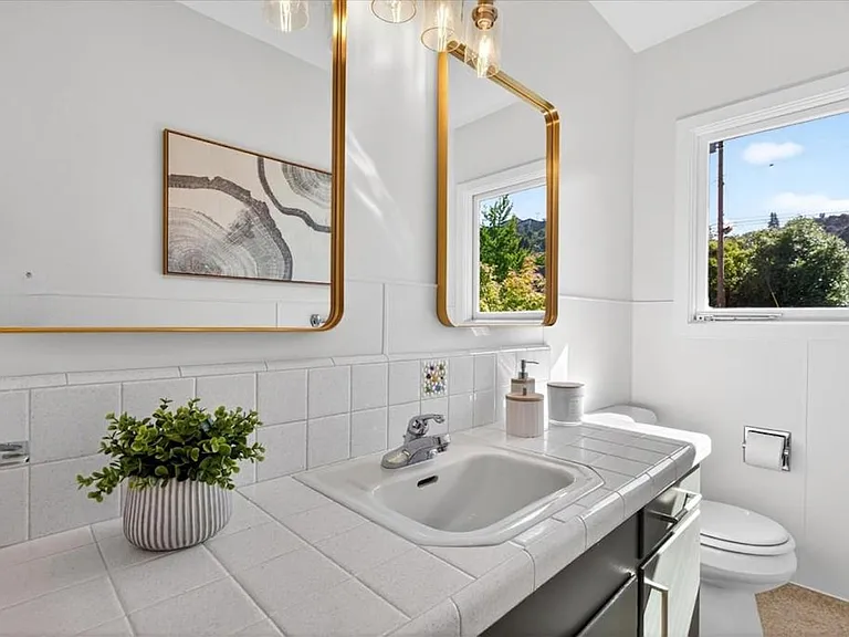 807 Rutherdale Ave — Photo 7