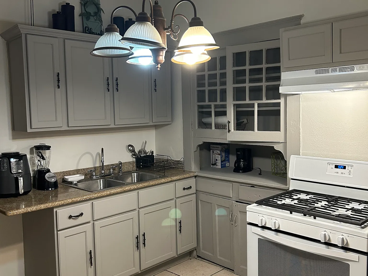 2 bed, 1000 sqft, $1,350 — Photo 1